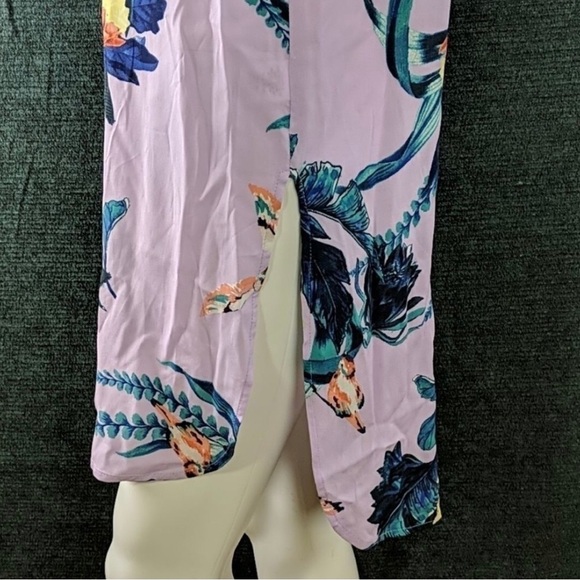 Fig & Flower Rayon Bold Floral Shirt Dress - Picture 5 of 8